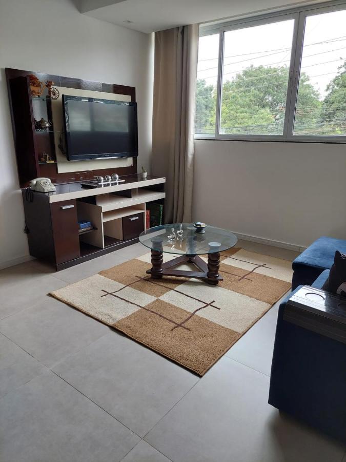 Otimo Apartamento Sobreloja Com Wifi E Estacionamento Incluso 마링가 외부 사진